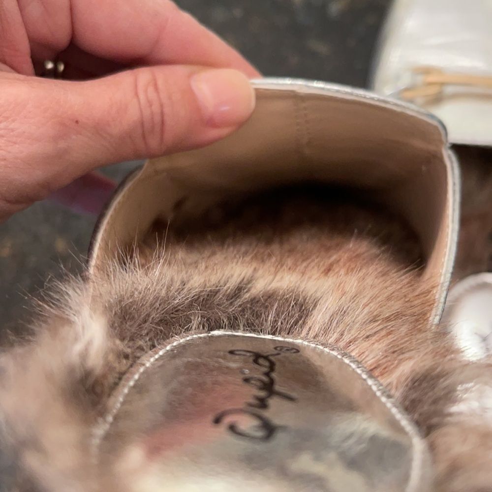 Qupid 7.5 Faux Fur Silver Metallic Slides - Picture 5 of 8